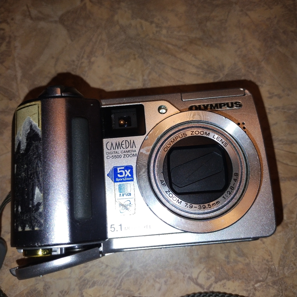 Olympus Camedia C-5500 Zoom Digital Camera - Silver and Black Tested GUC OBO
